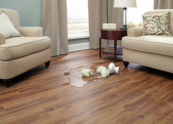 Sàn gỗ công nghiệp chất lượng tốt là loại ván sàn có khả năng chống nước hiệu quả 